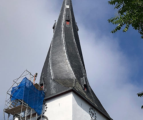 Verdrehtes Dach des Glockenturmes